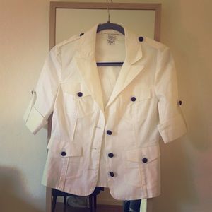 Diane Von Furstenberg. White Blazer. Size 8.